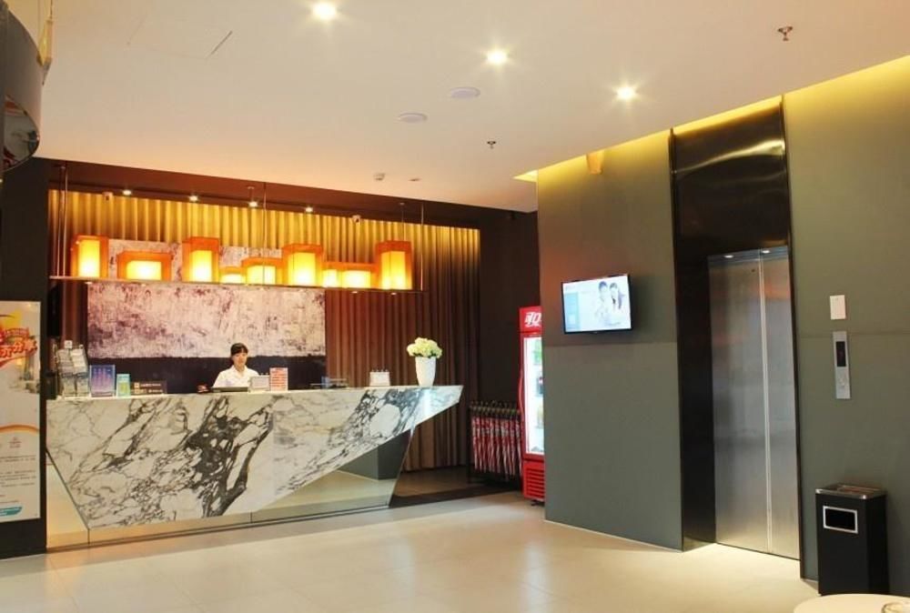 Jinjiang Inn Liuzhou Bubugao Square North Station Exteriör bild
